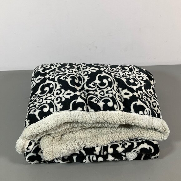 Lavish Home Reversible Fleece Blanket - 50-Inch x 60-Inch Machine-Washable Sherp - Picture 6 of 7